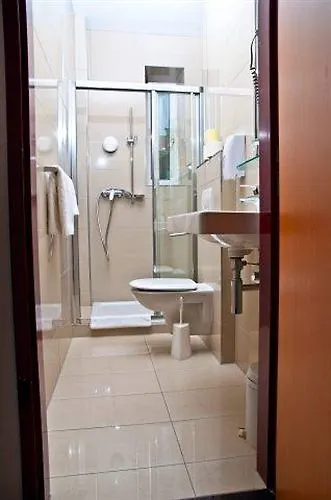 Szálloda Ekono By Leva Strasser Graz