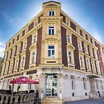 Strasser Hotel 3*