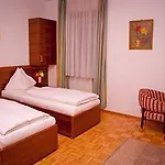 Ekono By Leva Strasser Hotel Graz