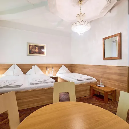 Ekono By Leva Strasser