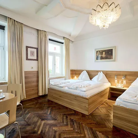 Western Strasser Hotel