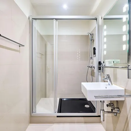 Hotel Western Strasser 3*