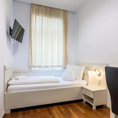 Strasser Hotel 3*