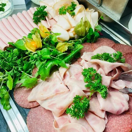 Strasser 3*