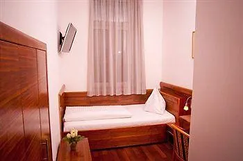 Hotel Western Strasser 3*