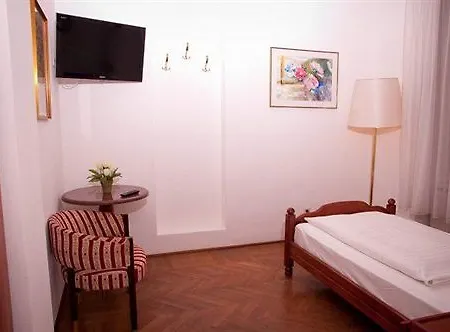 Western Strasser Hotel 3*