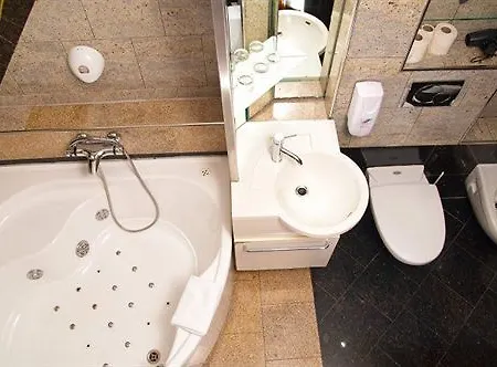 Strasser Hotel 3*