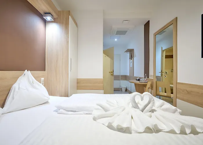 Ekono By Leva Strasser Hotell 3*