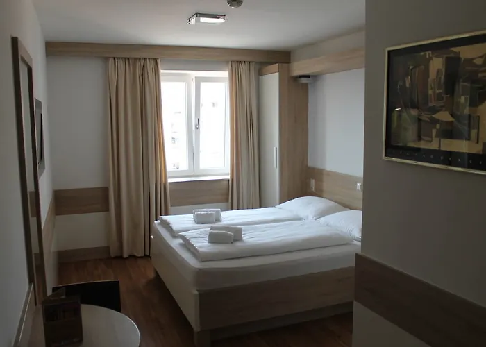 Ekono By Leva Strasser 3*