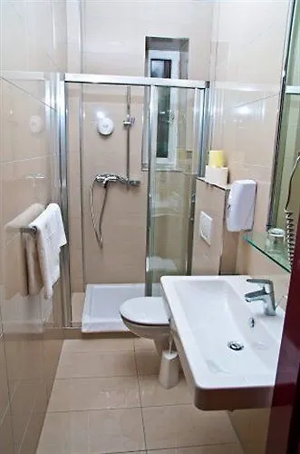 Ekono By Leva Strasser 3*